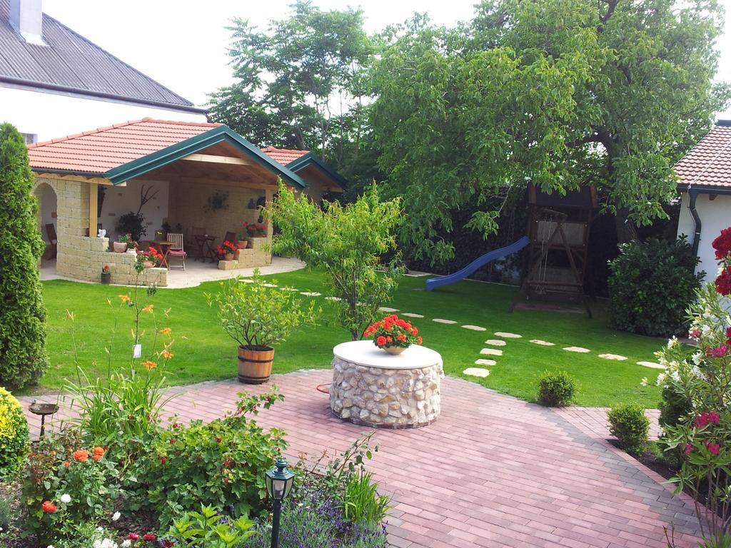 מלון פורבאך אם ניוסידלרסי Gastehaus Samira מראה חיצוני תמונה